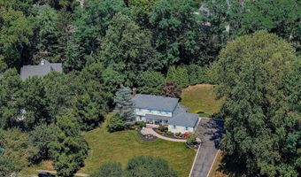 11 Lyon Rd, Middletown, NJ 07748