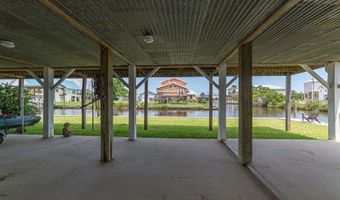 11088 Tahiti St, Bay St. Louis, MS 39520