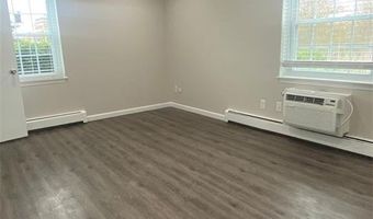 3 Admiralty Dr 8-6, Middletown, RI 02842