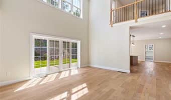 8 Lyn Ct, Cumberland, RI 02864