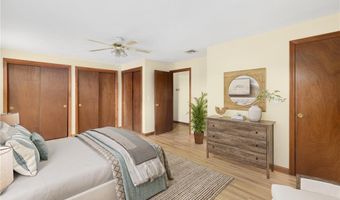 40 ROCKCREST Dr, Cranston, RI 02920
