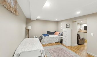 3 Sandy Ln, Bristol, RI 02809
