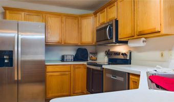 1906 Oak Tree Ln B, Austin, MN 55912