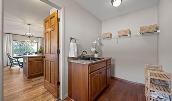 149 Country Club Ct, Anamosa, IA 52205