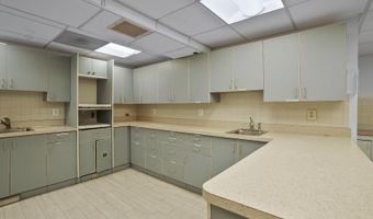 3 WASHINGTON Cir NW G2, Washington, DC 20037