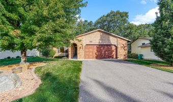 7454 Upper 24th St N, Oakdale, MN 55128