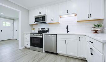 31 Forbes St, East Providence, RI 02915