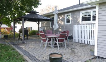 72 Exeter Rd, Corinth, ME 04427