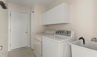 3444 Ashburnam Rd, Ann Arbor, MI 48105