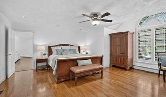 3 Newman Hill Dr, Andover, MA 01810