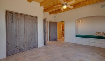 135 Los Rios Rd, Arroyo Hondo, NM 87513