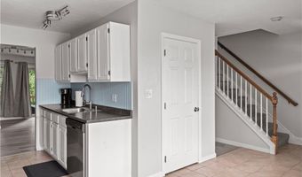 200 Heroux Blvd 203, Cumberland, RI 02864