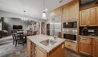 985 W Martin Ave, Amherst, OH 44001