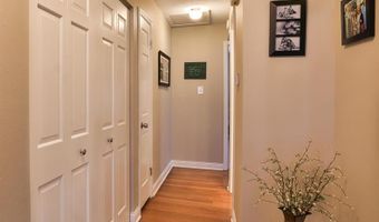 917 Claytonbrook Dr 4, Ballwin, MO 63011
