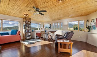 174 Hondo Seco Rd, Arroyo Hondo, NM 87513