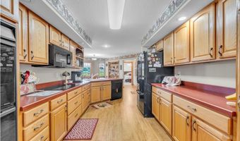 9903 Vermilion Rd, Amherst, OH 44001