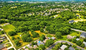2904 SW 2nd St, Bentonville, AR 72712