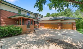 5870 Persimmon Dr, Fitchburg, WI 53711