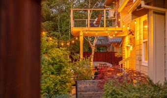 440 NW Riverfront St, Bend, OR 97703