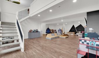 215 Cobblefield Ct, Ballwin, MO 63011