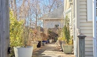 234 Park Ave, Cranston, RI 02905