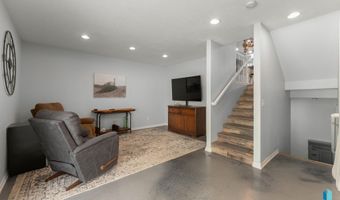 2612 E Sunrise Ct, Brandon, SD 57005
