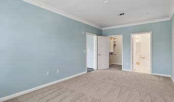 4950 BRENMAN PARK Dr 308, Alexandria, VA 22304
