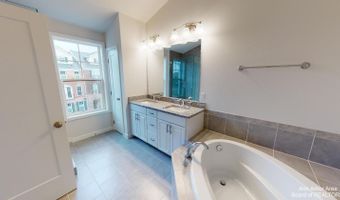 2708 S Spurway Dr, Ann Arbor, MI 48105