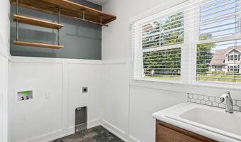 5962 Deer Hollow Rd, Auburn, IN 46706