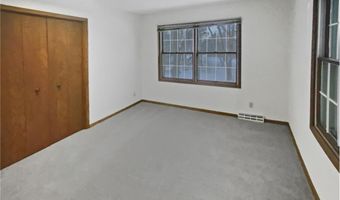 8906 138th Street Ct, Apple Valley, MN 55124