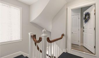 419 Broadway 5, Newport, RI 02840