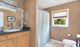 16 Taylor Ln, Warwick, RI 02886