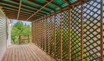 886 LINN Ave, Oregon City, OR 97045