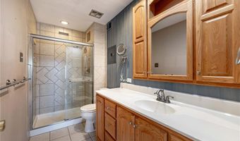 707 Bitterfield Dr, Ballwin, MO 63011