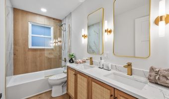 1942 Trail Ridge St, Arlington Heights, IL 60004