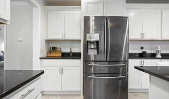 15 Roosevelt Dr, Bedford, NH 03110