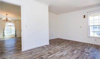 40 Campbell Cir, East Greenwich, RI 02818