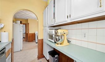 39 Ferncliff Ave, North Providence, RI 02911