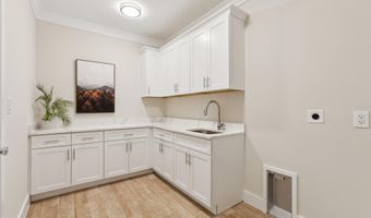 2150 N STAFFORD St, Arlington, VA 22207