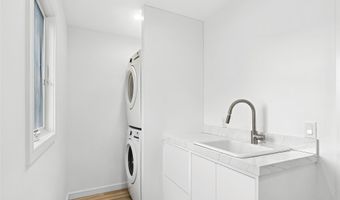 37 Gilberts Path, Amagansett, NY 11930