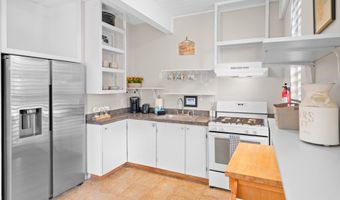 75-5873 WALUA Rd 208, Kailua Kona, HI 96740