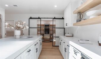 16430 Dorado Dr, Encino, CA 91436