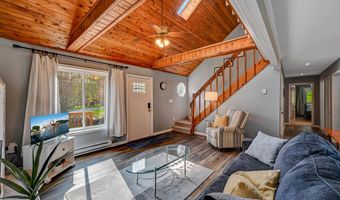 227 Valley View Dr, Albrightsville, PA 18210
