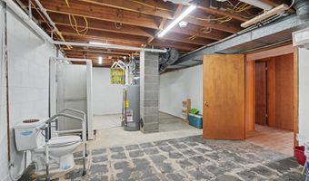 2416 Maplewood Dr, Asbury, IA 52002