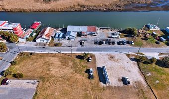 323 Water St, Apalachicola, FL 32320