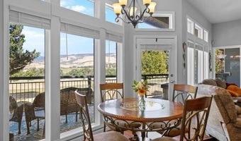 900 Cypress Point Loop, Ashland, OR 97520