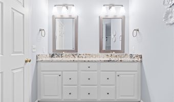 2800 Hartford Ln, Akron, OH 44312
