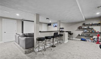 105 Amy Dr, Cranston, RI 02921