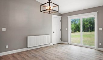633 Streamside Ave, Hermon, ME 04401