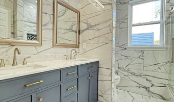 92 W 6TH St, Bayonne, NJ 07002